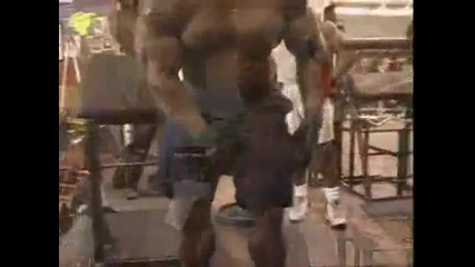 Check Posing in the Gym 2003 