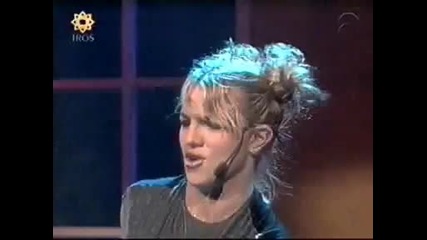 Много сладко изпълнение на Britney Spears - (you Drive Me) Crazy 