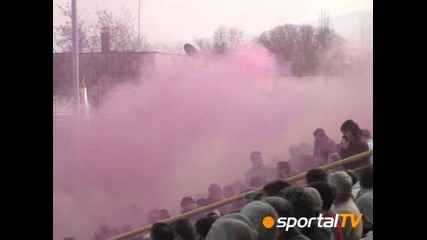 Феновете на Ботев при първия гол в мача срещу Спартак (вн)