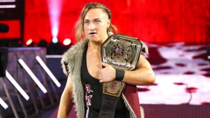 Enzo Amore gets an unwelcome surprise from WWE U.K. Champion Pete Dunne: Raw, Nov. 6, 2017
