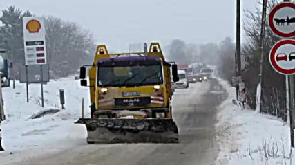 Разчистване на пътя Разград-Русе от спрели камиони