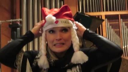 Таря получава коледни подаръци 18.12.2015 Tarja Christmas Concert Bulgaria - receiving 8 presents hd