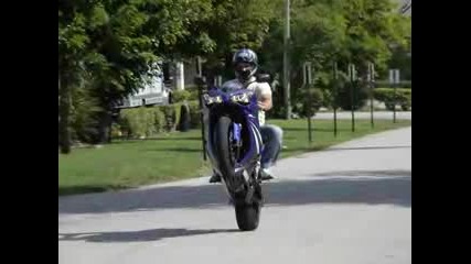 2007 Yamaha R1 Stunts