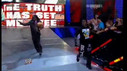 R - Truth vs Daniel Bryan | Wwe Raw 27/8/12