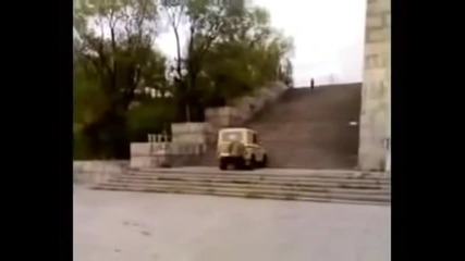 Нагоре по стълбите - руска полиция