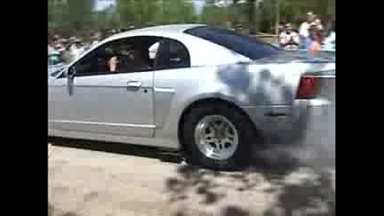 Burnout със Ford Mustang модел 2005