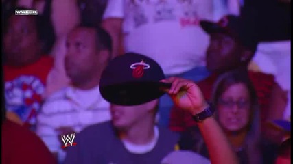 Wwe The Rock vs Michael Cole - 2.05.2011