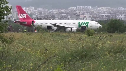 Самолет излезе от пистата на Летище Варна, има пострадали