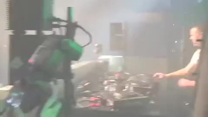 Dirty Workz @ Bassleader 2010 (artists Aftermovie)