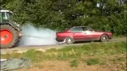 Трактор срещу Бмв..