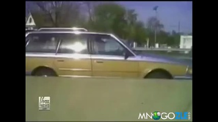 Баба в насрещното 