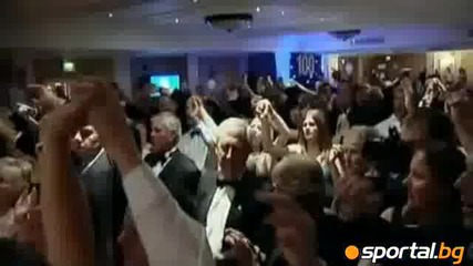 Хауърд Уеб пее "you'll Never Walk Alone"