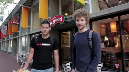 Първия хамбургер в космоса!