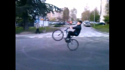 mtb wheelie oт Varna mall до Varna Towers :)