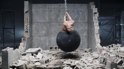 *2013* Miley Cyrus - Wrecking Ball ( Официално видео )