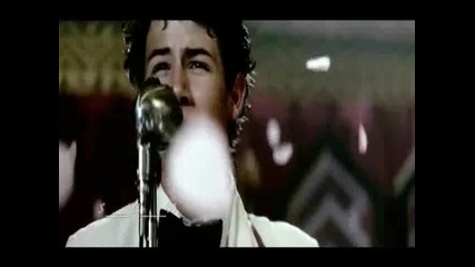 Jonas Brothers - Lovebug *official music video*