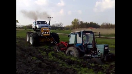 Big foot vs traktor