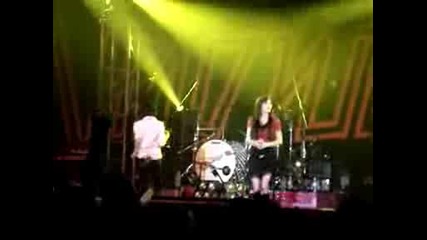 the veronicas - did ya think (live)