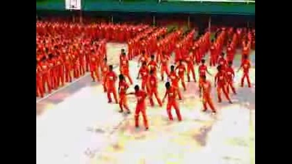 Затворници Танцуват Thiller на Michael Jackon