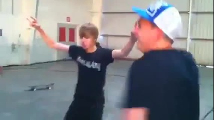 Justin Bieber Humping The Floor :d :d