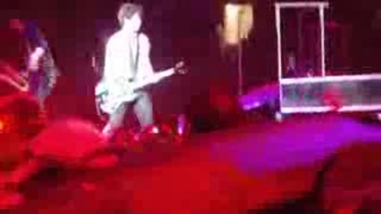 Jonas Brothers - B B Good (live in Dallas,  Texas World Tour)