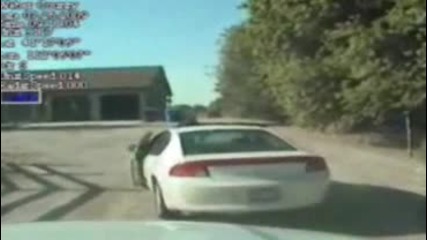 Малко дете се изплъзва на полицията с колата на баща си