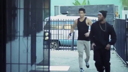 Example - Kickstarts (bar 9 Remix) (official Video)