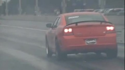 Зловещ Dodge Charger с 900 к.с. изминава 1/4 миля за 9.45 секунди. 
