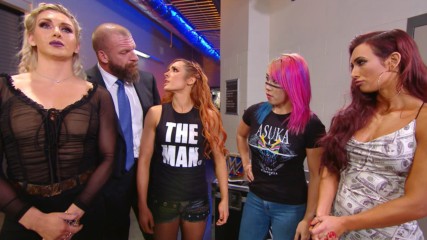 Who will be next to challenge Asuka?: SmackDown LIVE, Jan. 1, 2019
