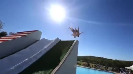 Забавление на макс - скокове във вода