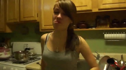 Girl Vs Cinnamon ;; Cinnamon challenge