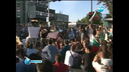 Над 1000 варненци на протест за морската градина