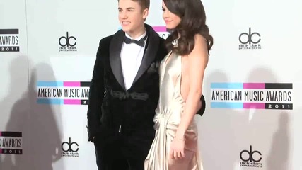 Justin Bieber & Selena Gomez Fashion Snapshot Ama 2011