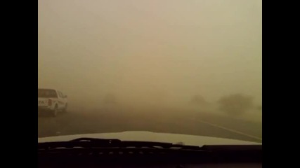 Огромна пясъчна буря в Кувейт 04.04.2011 