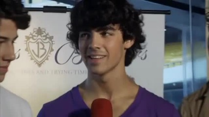 Jonas Brothers Behind The Scenes World Tour 2009 Part 7
