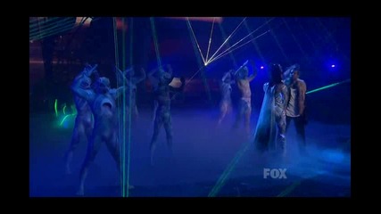 Katy Perry ft Kanye West - E. T. ( Live )