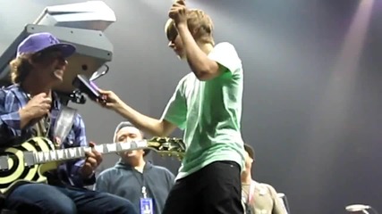 Justin Bieber ringing the cowbell at soundcheck!! 
