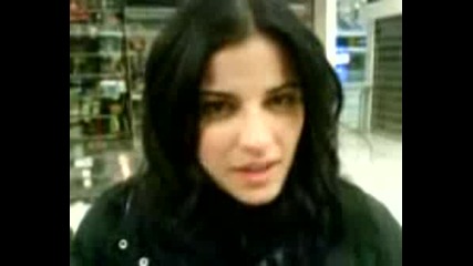 Maite Saluda A Su Foro De Univision.avi