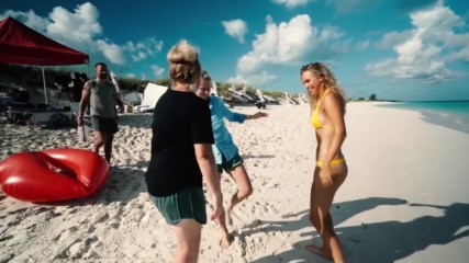 Caroline Wozniacki Gets Wet Gives You A Cheeky Show - Outtakes - Sports Illustrated Swimsuit