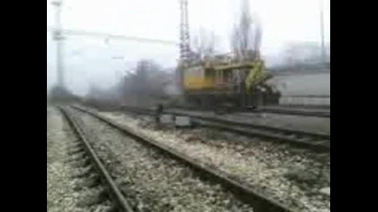 Авариен локомотив с специален поздрав