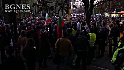 Протестиращи срещу зеления сертификат блокираха „Орлов мост”
