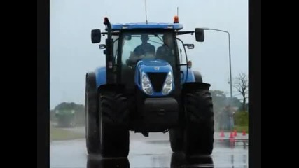 New Holland T7050 op 2 wielen Trekkerweb.nl