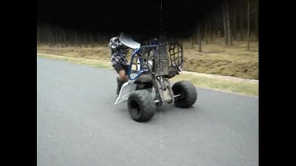 Yamaha Raptor 700-stunt