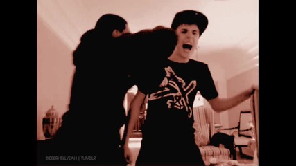 Bieber Loking for Angels