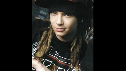 Tom Kaulitz singing Trough The Monsoon