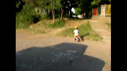Виктор и неготово колело "смях"
