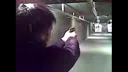 Kristinko Strelia S Avtomatche