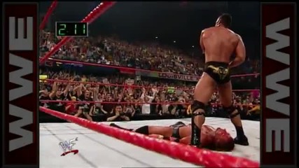 Dx и Гробаря се намесват по време на мача между Трите Хикса и Скалата - Judgment Day, May 21, 2000