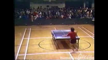Вижте как се играе тенис на маса !