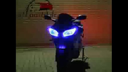 Motorbikes Devil Eyes Yamaha R6, R1